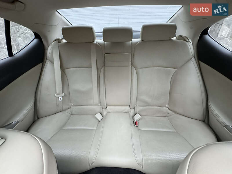Седан Lexus IS 2010 в Киеве фото 8 Седан Lexus IS 2010 в Киеве