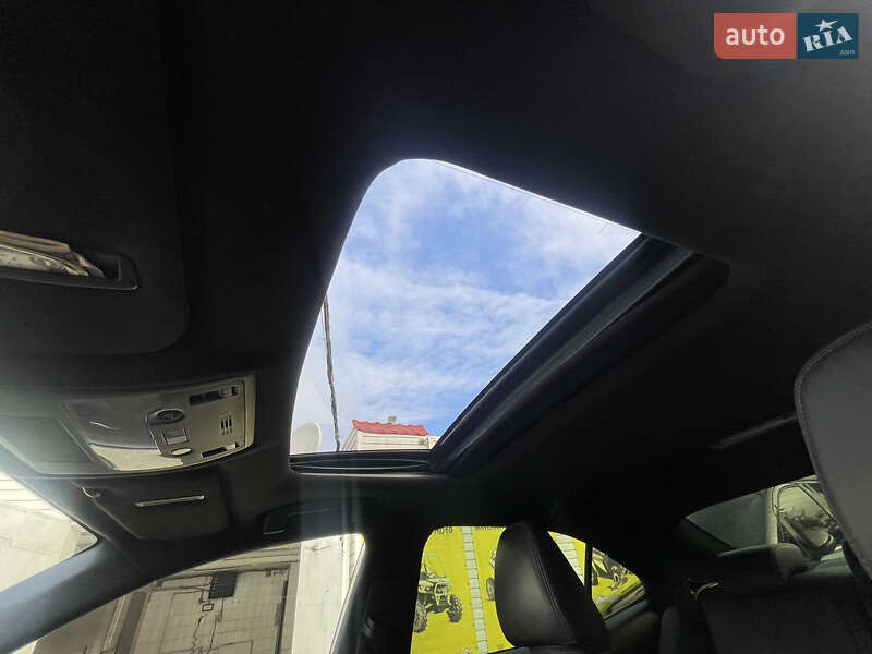 Седан Lexus IS 2015 в Днепре