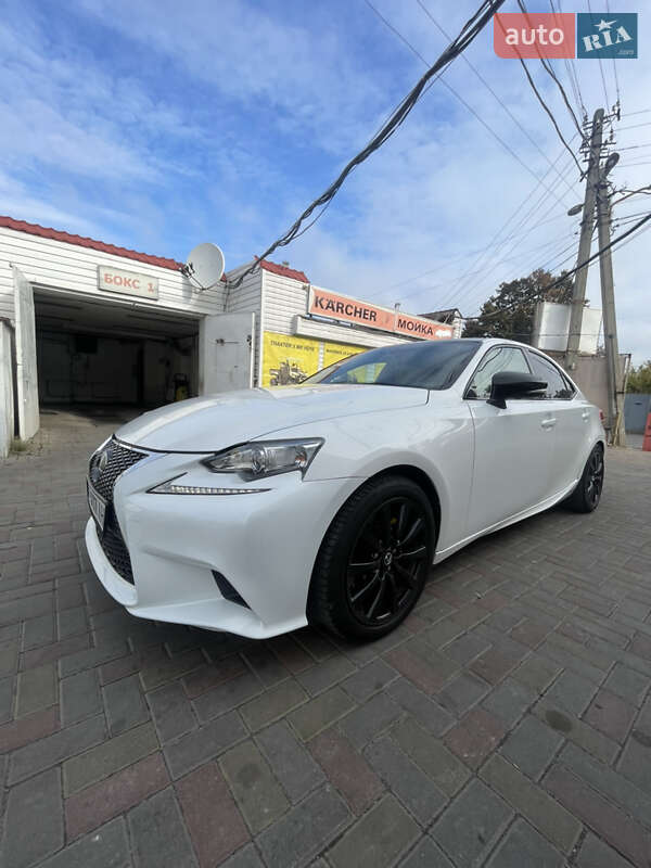 Седан Lexus IS 2015 в Днепре