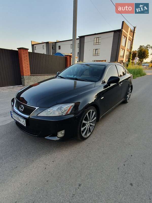 Седан Lexus IS 2007 в Виннице