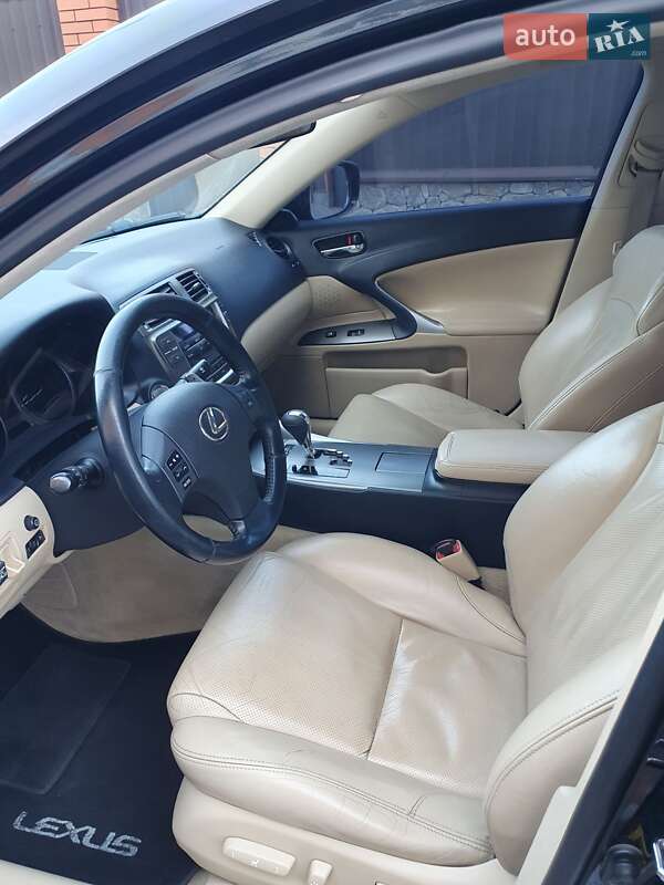 Седан Lexus IS 2007 в Виннице