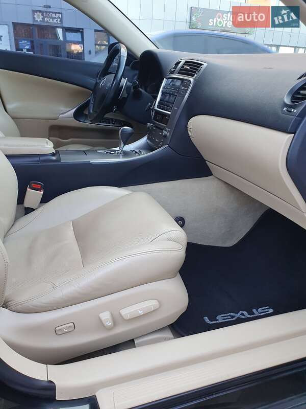 Седан Lexus IS 2007 в Виннице