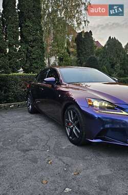 Седан Lexus IS 2016 в Тернополі