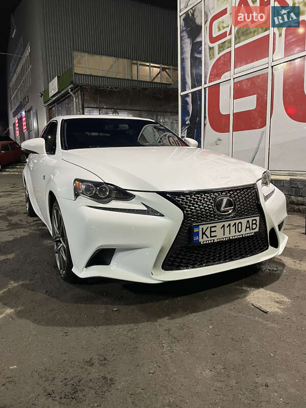 Седан Lexus IS 2015 в Дніпрі