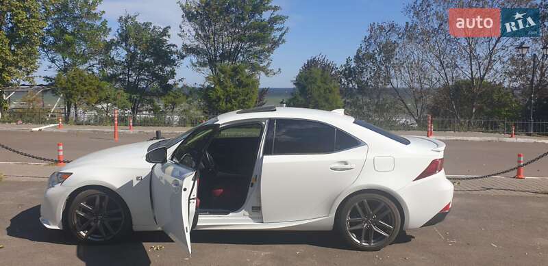 Седан Lexus IS 2015 в Одессе