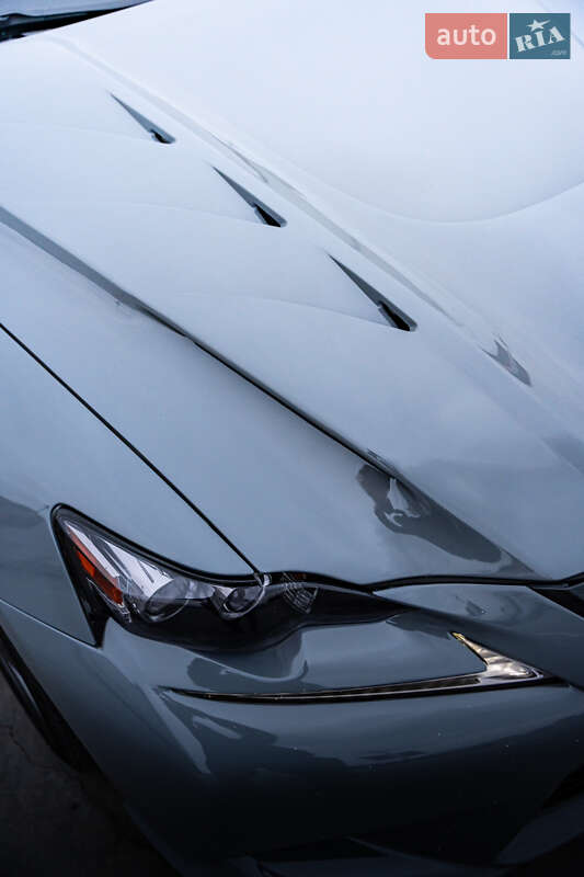 Седан Lexus IS 2015 в Києві