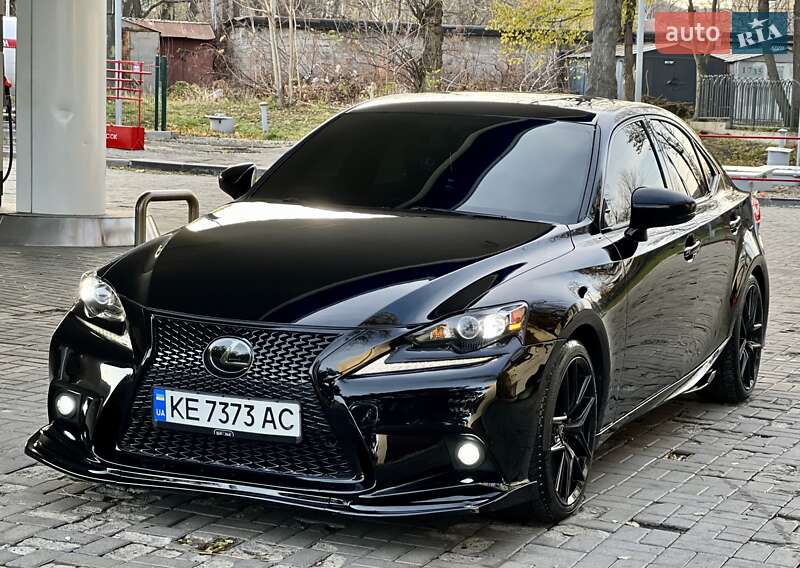 Седан Lexus IS 2015 в Дніпрі