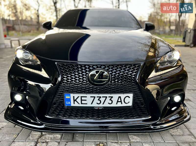 Седан Lexus IS 2015 в Дніпрі