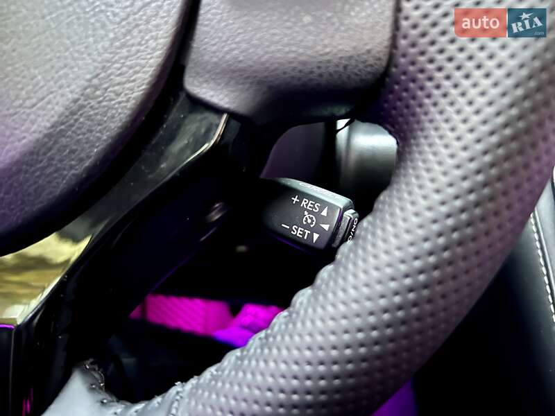 Седан Lexus IS 2015 в Дніпрі