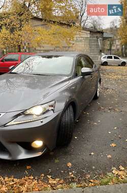 Седан Lexus IS 2013 в Києві