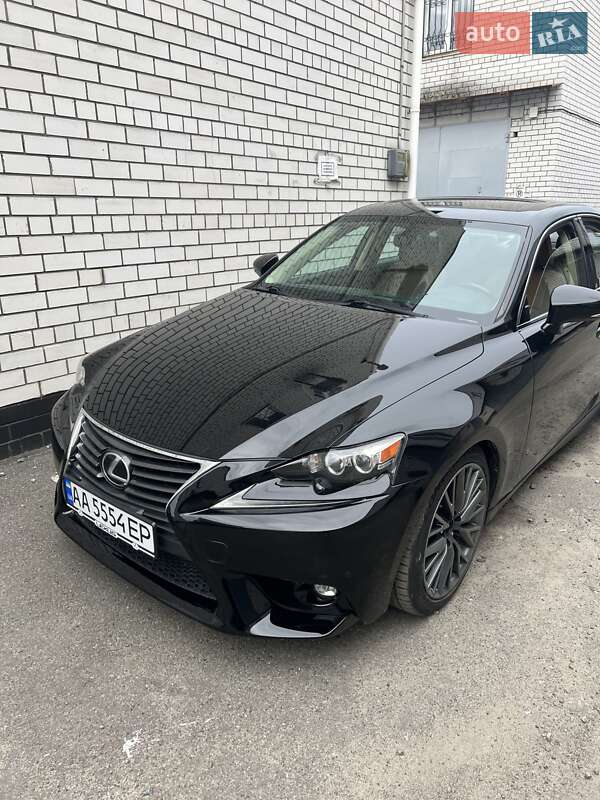 Lexus IS 2015