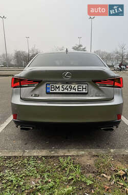 Седан Lexus IS 2017 в 