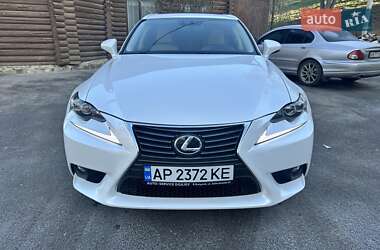 Седан Lexus IS 2016 в Виннице