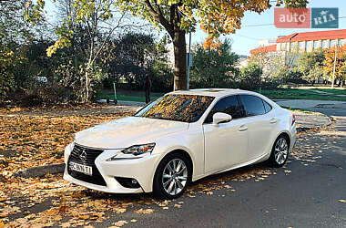 Седан Lexus IS 2015 в Львове