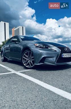 Седан Lexus IS 2015 в Києві