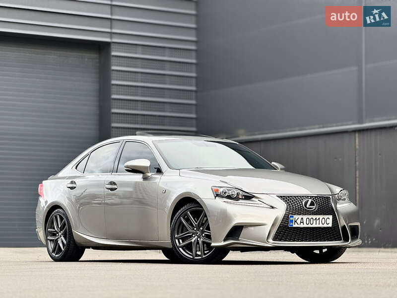 Седан Lexus IS 2015 в Киеве