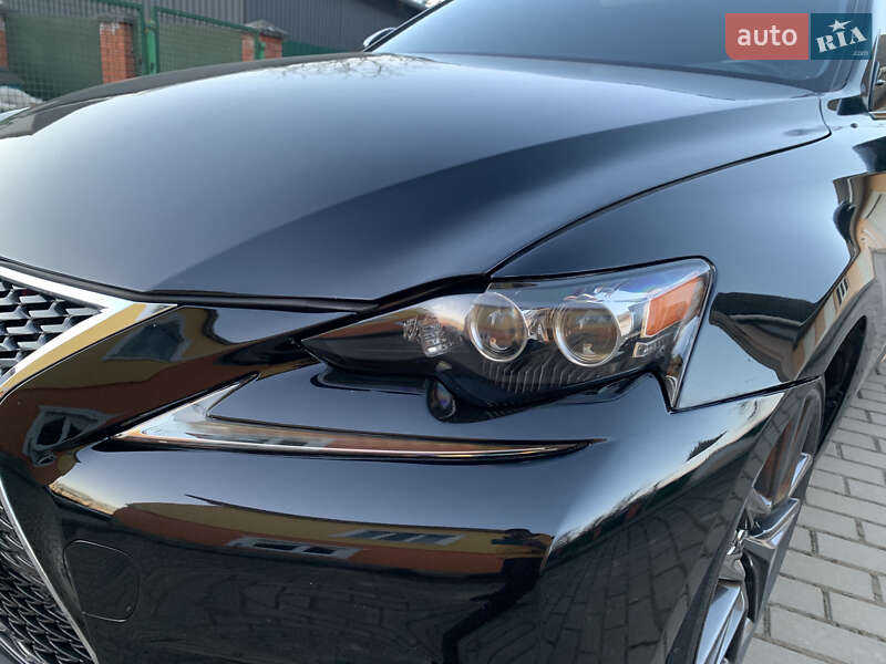 Седан Lexus IS 2014 в Львові
