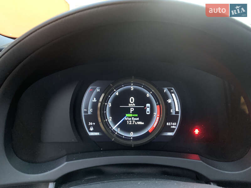 Седан Lexus IS 2014 в Львові