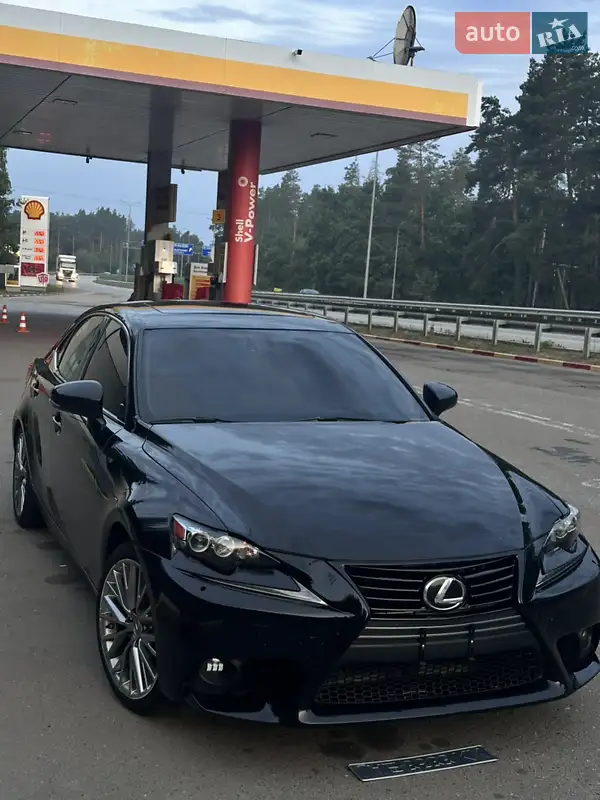 Lexus IS 2013