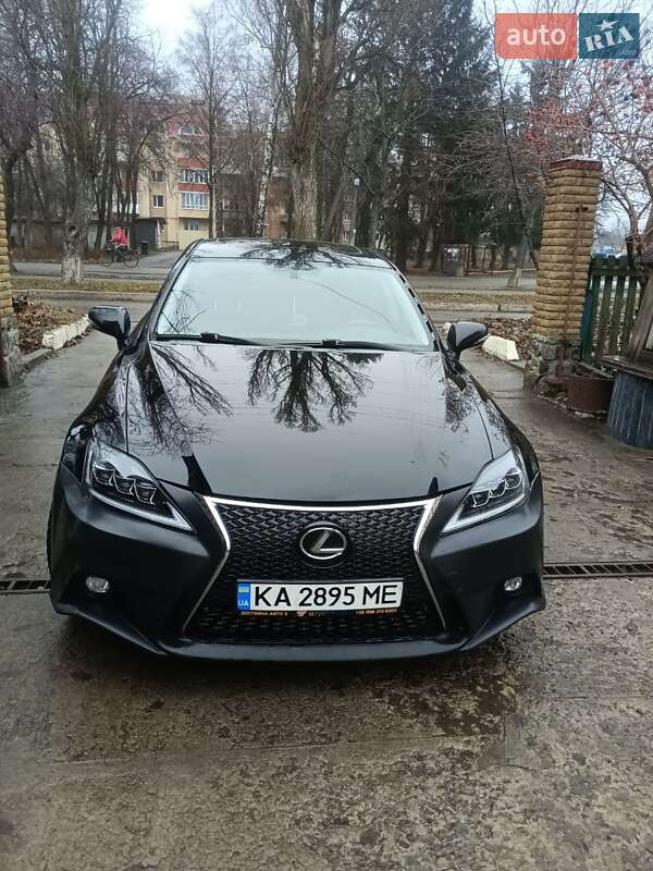 Lexus IS 2010