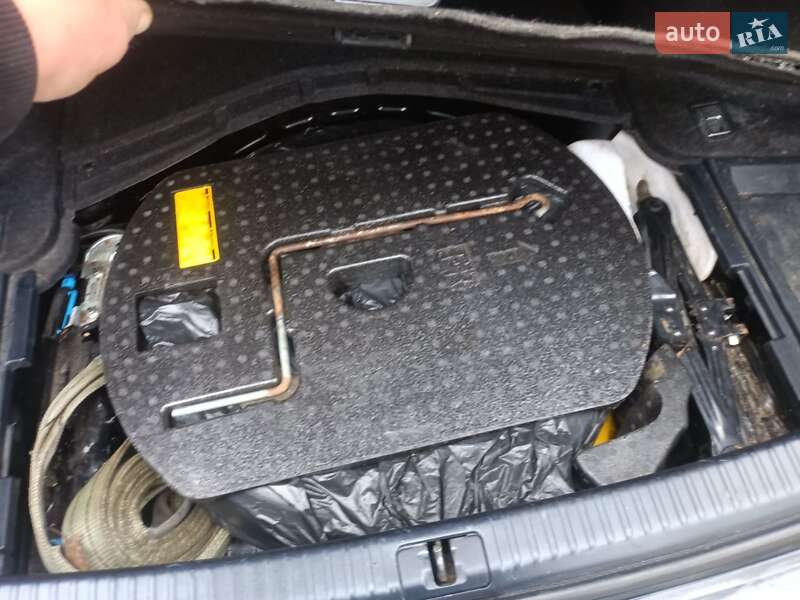 Седан Lexus IS 2010 в Умани