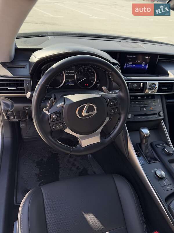 Седан Lexus IS 2018 в Киеве