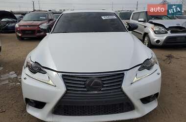 Седан Lexus IS 2015 в 
