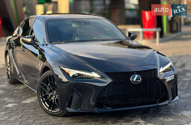Седан Lexus IS 2021 в 