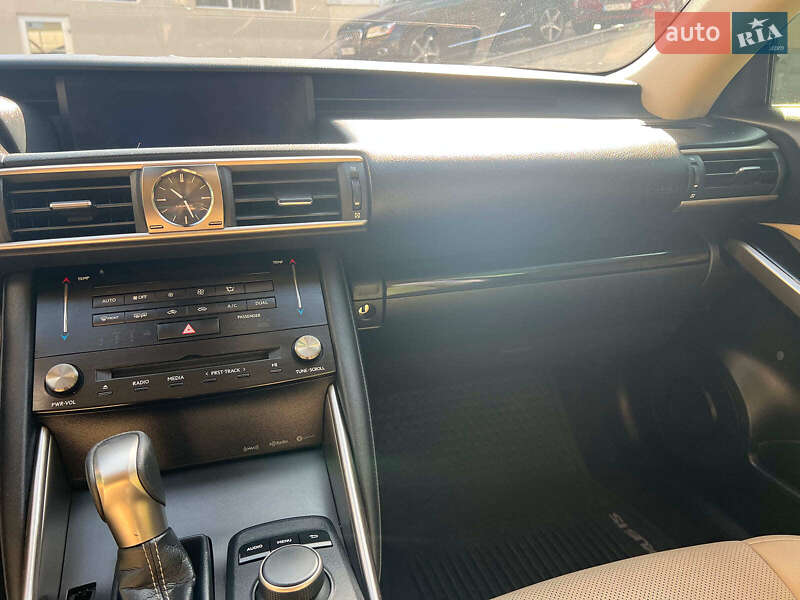 Седан Lexus IS 2017 в Одессе