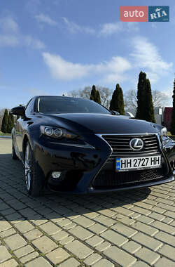 Седан Lexus IS 2016 в 