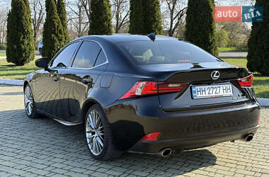 Седан Lexus IS 2016 в 