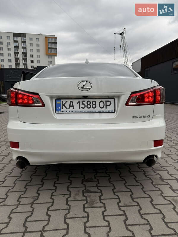 Седан Lexus IS 2012 в Киеве