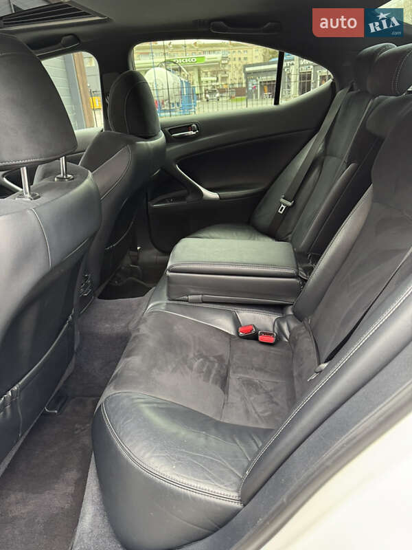 Седан Lexus IS 2012 в Киеве