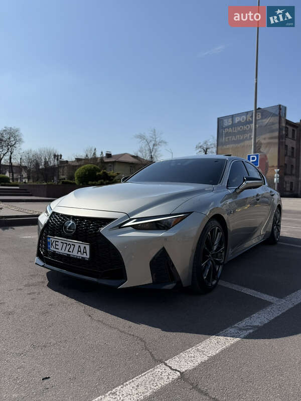Седан Lexus IS 2023 в Дніпрі фото 2 Седан Lexus IS 2023 в Дніпрі