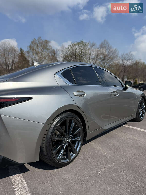 Седан Lexus IS 2023 в Дніпрі фото 13 Седан Lexus IS 2023 в Дніпрі