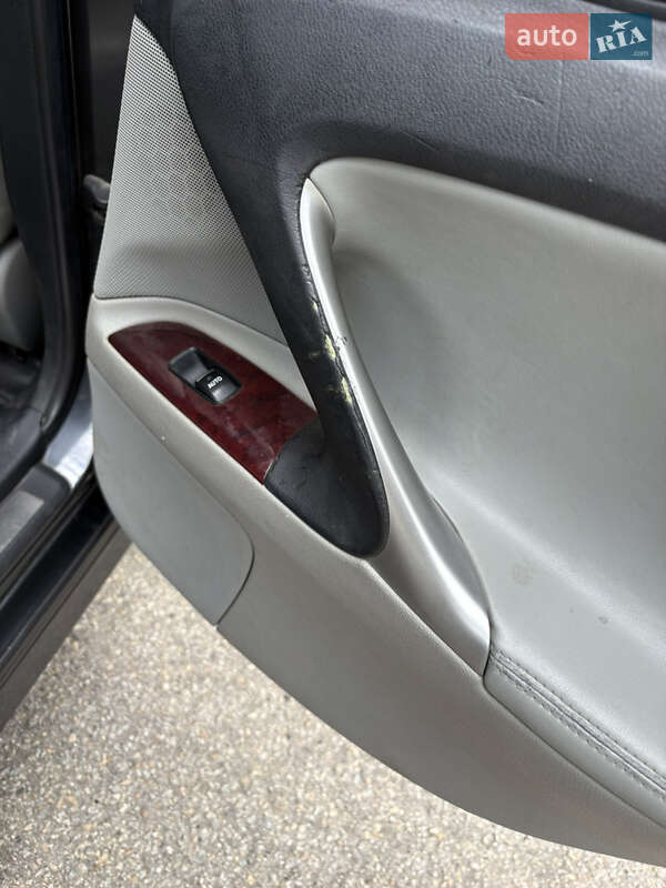 Седан Lexus IS 2006 в Днепре