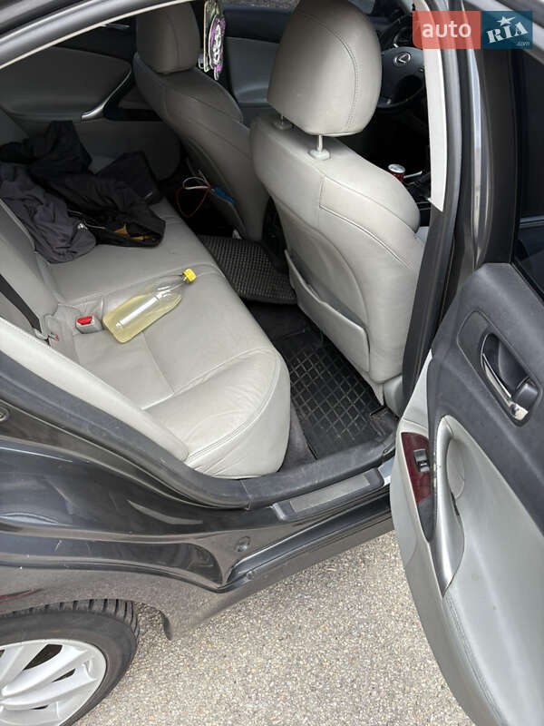 Седан Lexus IS 2006 в Днепре
