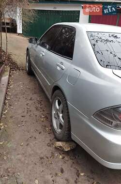 Седан Lexus IS 2002 в 