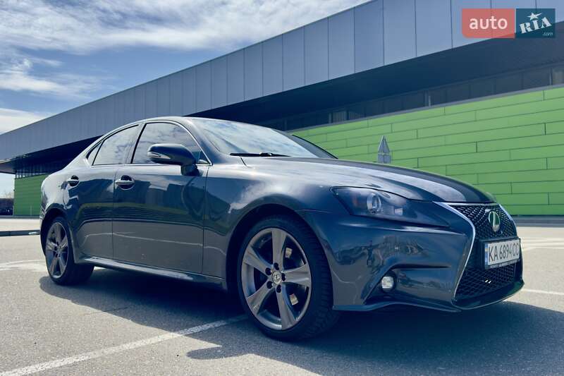 Седан Lexus IS 2011 в 