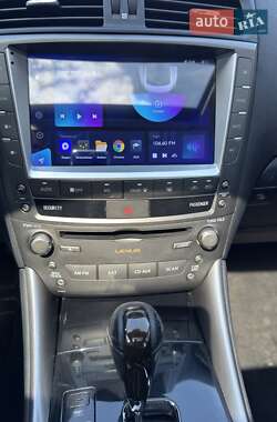 Седан Lexus IS 2011 в 