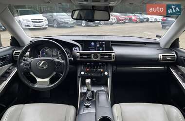 Седан Lexus IS 2014 в 