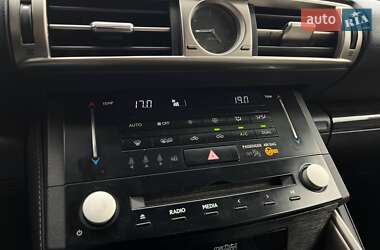 Седан Lexus IS 2014 в 