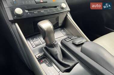 Седан Lexus IS 2014 в 