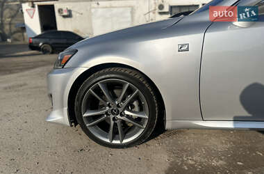 Седан Lexus IS 2012 в 