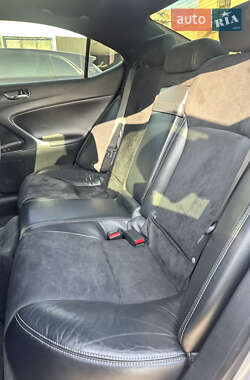 Седан Lexus IS 2012 в 