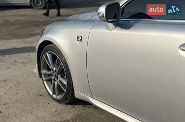 Седан Lexus IS 2012 в 