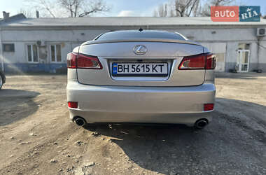 Седан Lexus IS 2012 в 