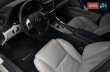 Седан Lexus IS 2011 в 
