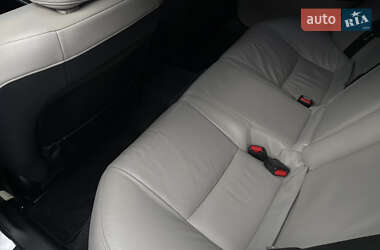 Седан Lexus IS 2011 в 