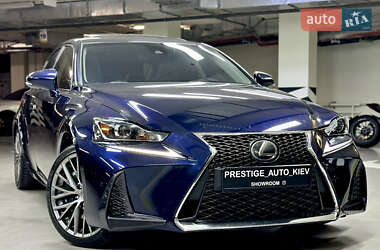 Седан Lexus IS 2017 в 